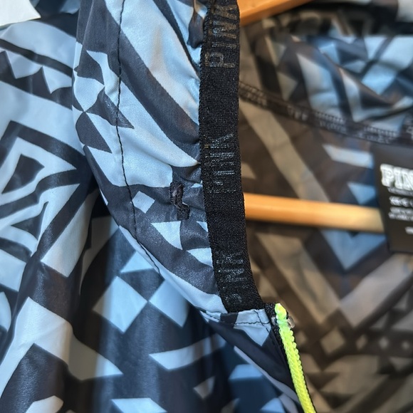 Victoria Secret PINK, SS/s wind breaker, half zip, elastic wrist/waist Aztec - Picture 4 of 5